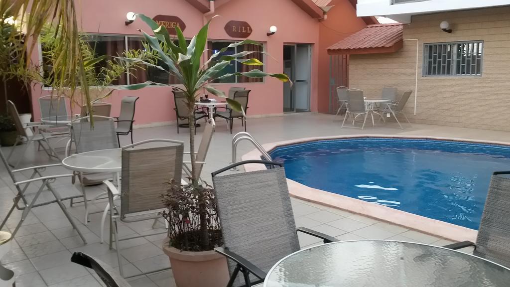 Zambezi Inn Hotel Conakry Esterno foto