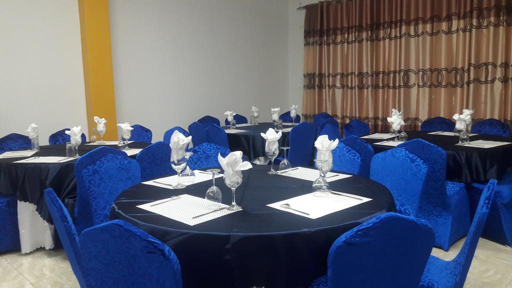 Zambezi Inn Hotel Conakry Esterno foto