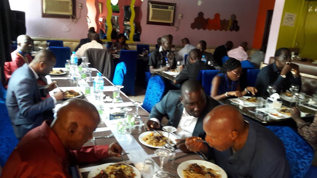 Zambezi Inn Hotel Conakry Esterno foto