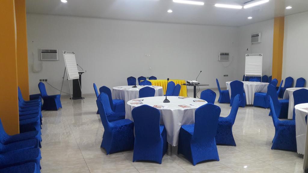 Zambezi Inn Hotel Conakry Esterno foto